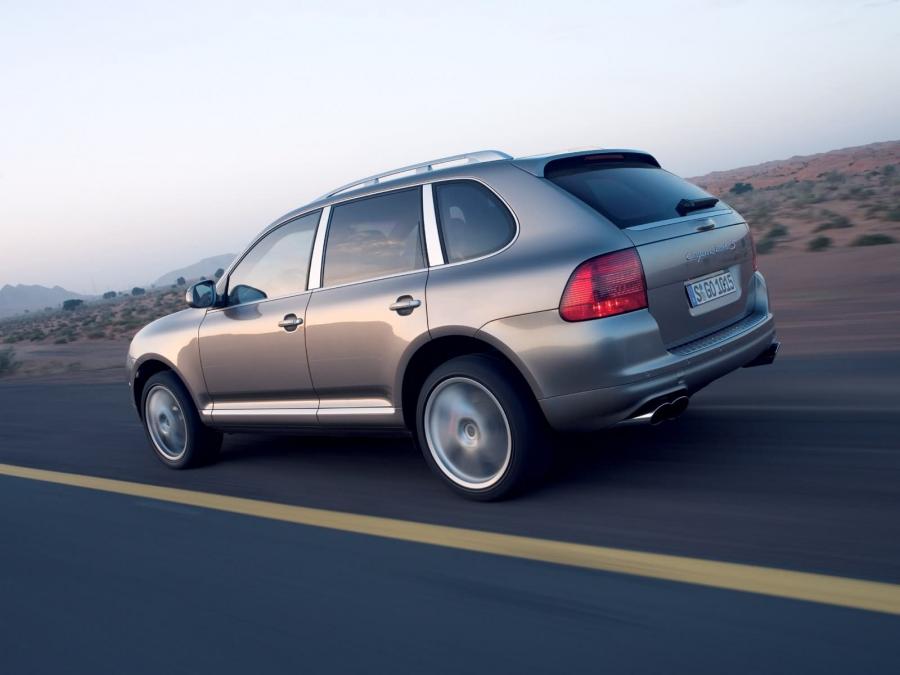  Porsche Cayenne Turbo S 2006 года  (фото 19 из 27)